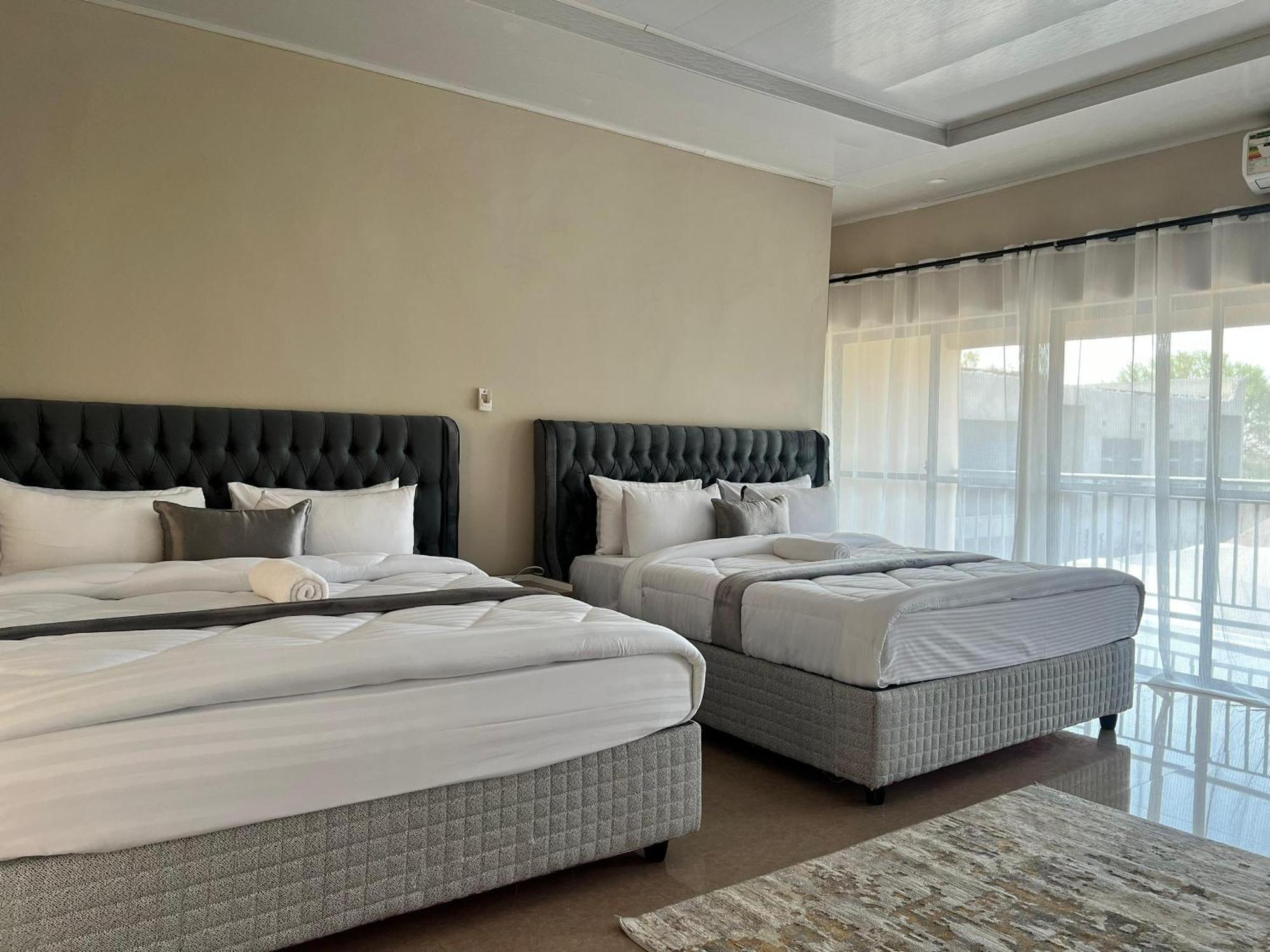 Kasbek Lodge And Tours لوساكا المظهر الخارجي الصورة