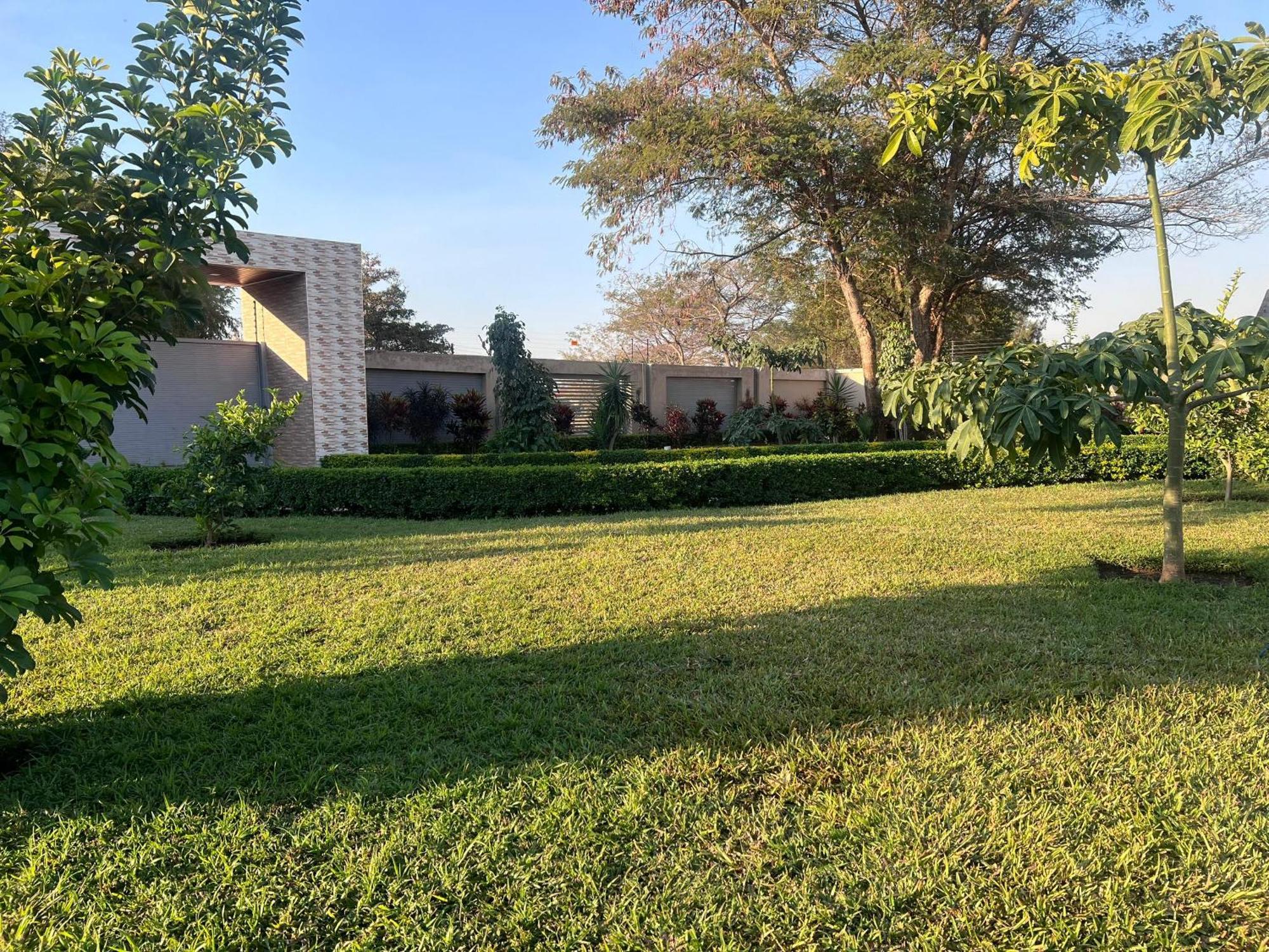 Kasbek Lodge And Tours لوساكا المظهر الخارجي الصورة
