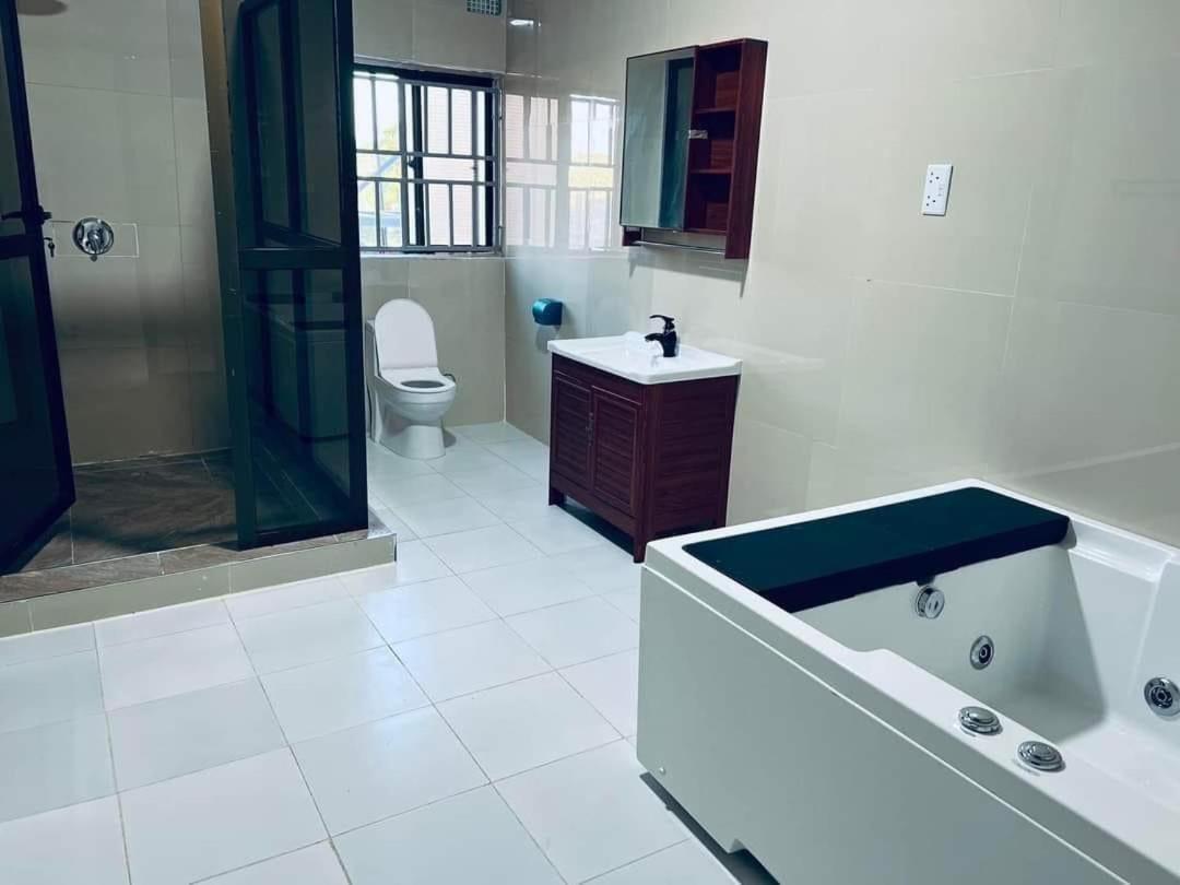 Kasbek Lodge And Tours لوساكا المظهر الخارجي الصورة